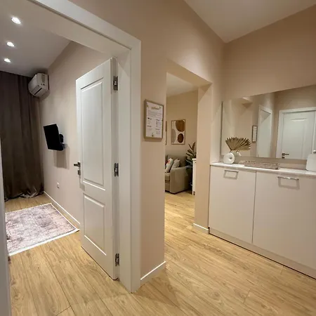 Aj - Hidden Gem In The Heart Of Blloku Apartamento
